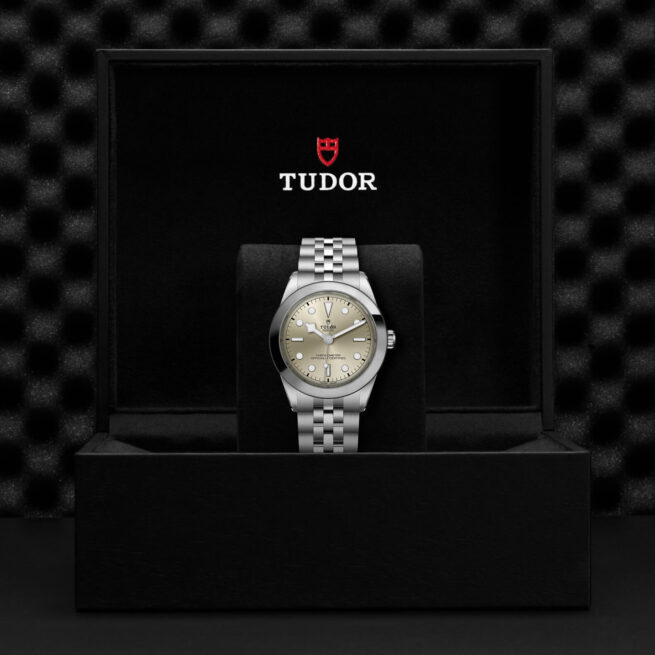 A M79660-0003 watch in a gift box.