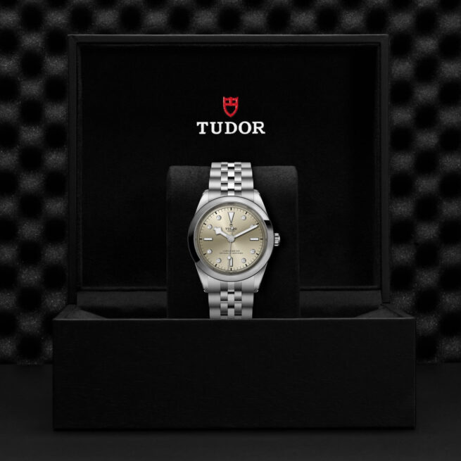 A M79680-0006 watch in a gift box.