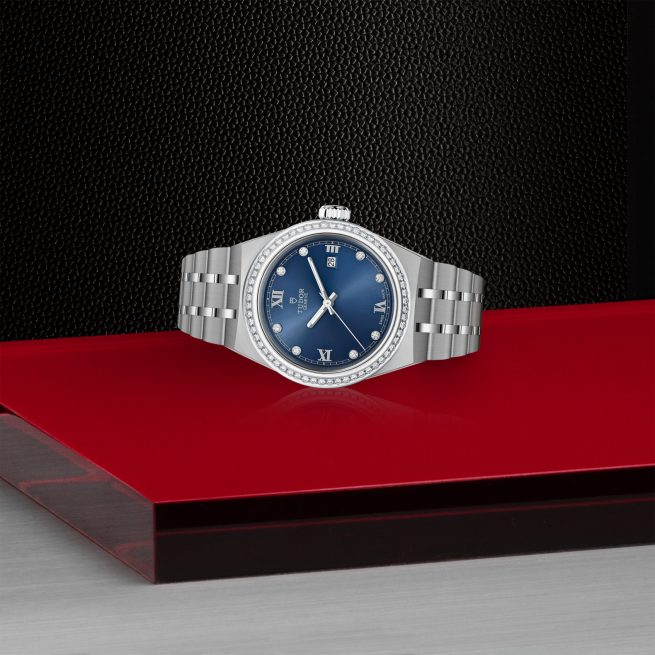 TUDOR Royal m28320-0002 laying down